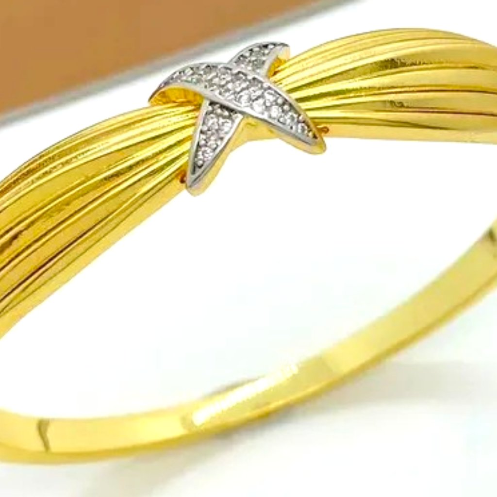 18k Gold Dip Dome Opens On A Clasp High Crisscross Cubic Zirconia Bracelet